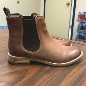 Leather Chelsea boots